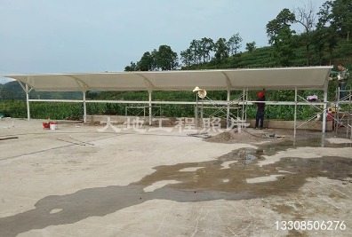 貴州省關嶺縣扒子電動車充電車棚順利竣工